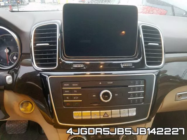 4JGDA5JB5JB142227_9.webp