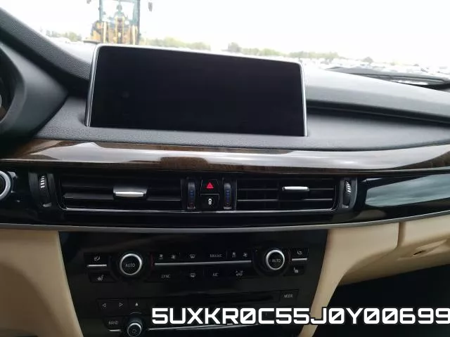 5UXKR0C55J0Y00699