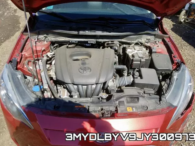 3MYDLBYV9JY300973_7.webp