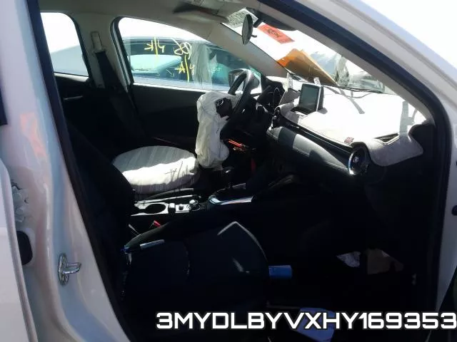 3MYDLBYVXHY169353_5.webp
