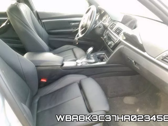 WBA8K3C37HA023458_5.webp