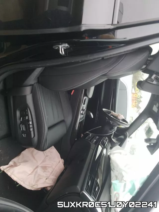 5UXKR0C51J0Y02241_5.webp