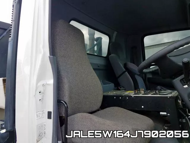 JALE5W164J7902056_6.webp