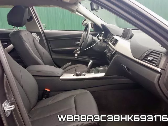 WBA8A3C38HK693176