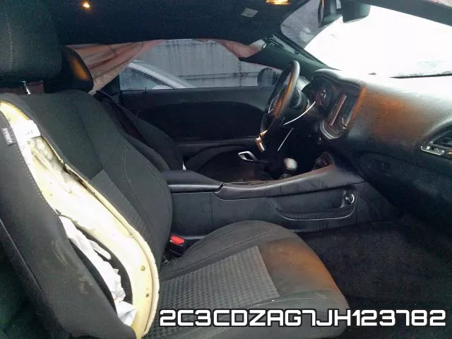 2C3CDZAG7JH123782_5.webp
