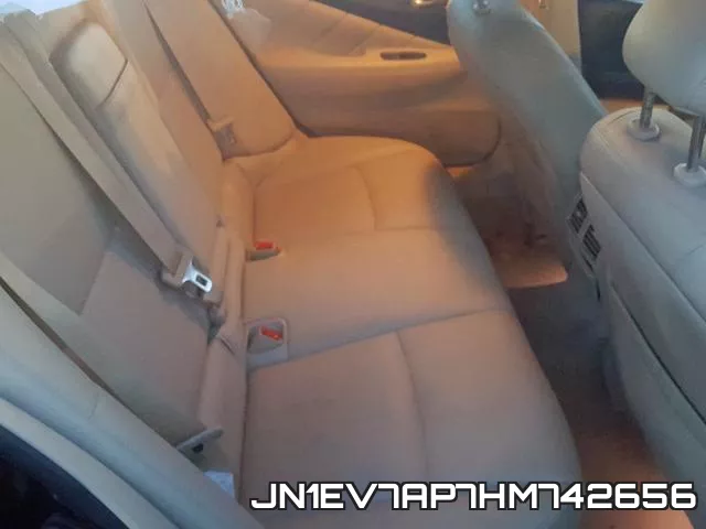 JN1EV7AP7HM742656_6.webp