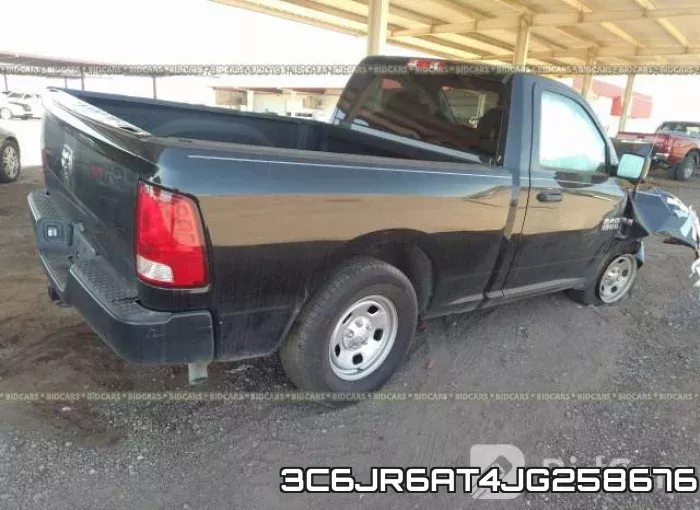 3C6JR6AT4JG258676_4.webp