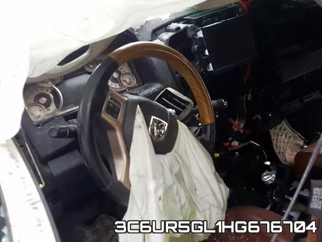 3C6UR5GL1HG676704_9.webp