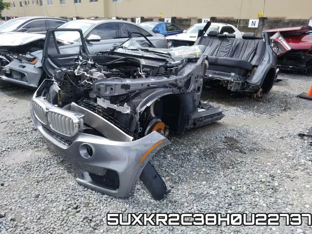 5UXKR2C38H0U22737_2.webp