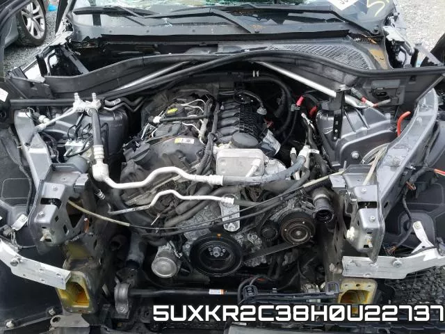 5UXKR2C38H0U22737_7.webp