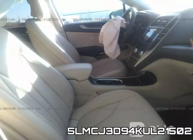 5LMCJ3D94KUL21502_5.webp
