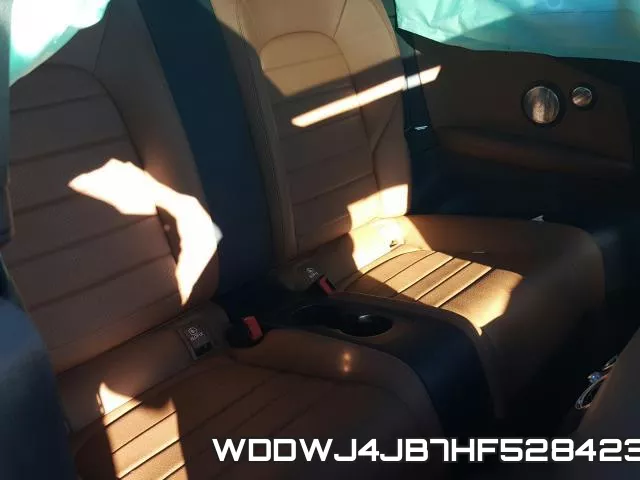 WDDWJ4JB7HF528423_6.webp