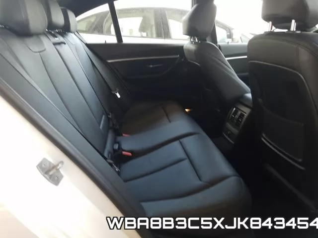 WBA8B3C5XJK843454_6.webp
