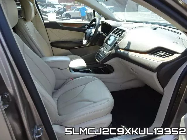 5LMCJ2C9XKUL13352_9.webp