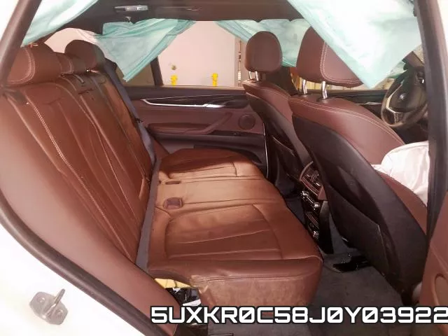 5UXKR0C58J0Y03922