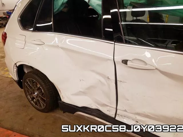 5UXKR0C58J0Y03922_9.webp