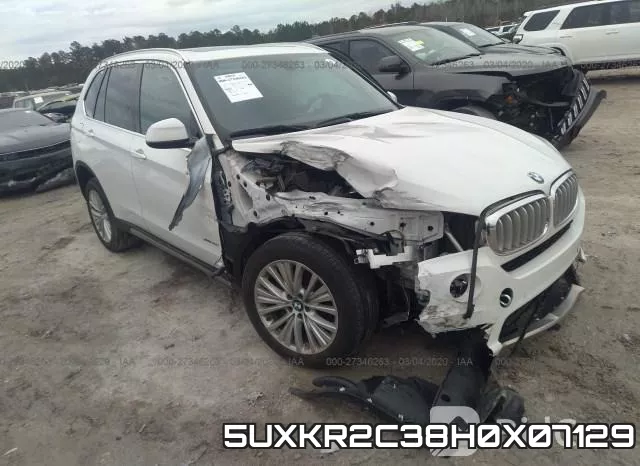 5UXKR2C38H0X07129_1.webp