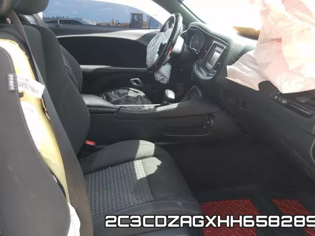 2C3CDZAGXHH658289_5.webp
