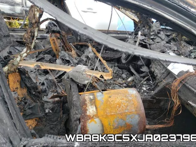 WBA8K3C5XJA023798_5.webp