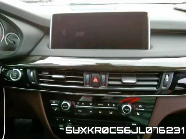 5UXKR0C56JL076231_9.webp