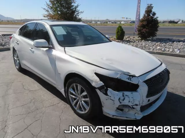 JN1BV7AR5EM698057