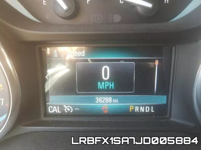 LRBFX1SA7JD005884_8.webp