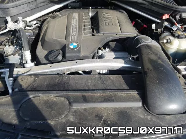 5UXKR0C58J0X97717_7.webp