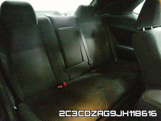 2C3CDZAG9JH118616_6.webp