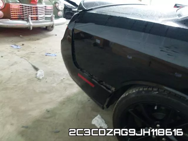 2C3CDZAG9JH118616_9.webp