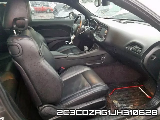 2C3CDZAG1JH310628_5.webp
