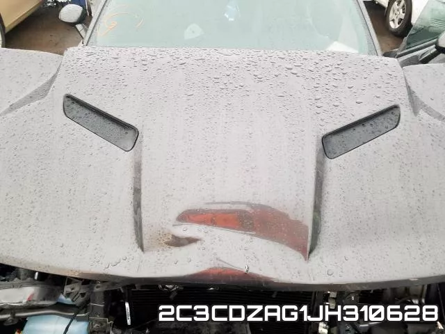2C3CDZAG1JH310628_7.webp