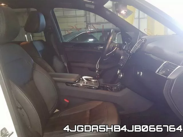 4JGDA5HB4JB066764_5.webp