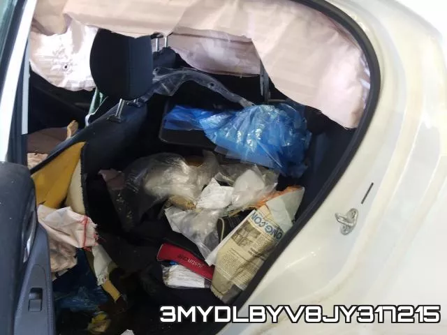 3MYDLBYV8JY317215_6.webp