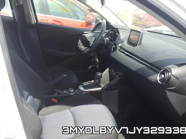 3MYDLBYV7JY329338_5.webp