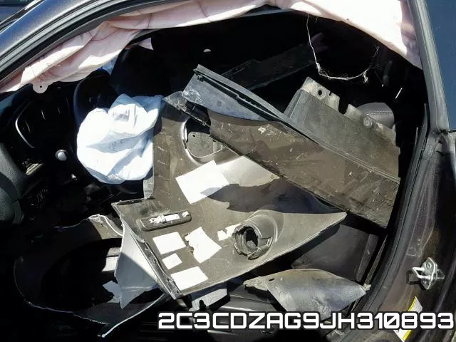 2C3CDZAG9JH310893_5.webp