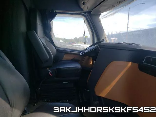 3AKJHHDR5KSKF5452_5.webp
