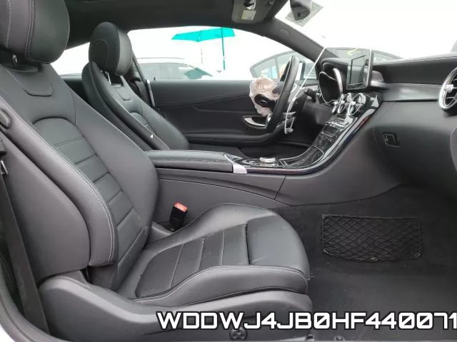 WDDWJ4JB0HF440071_5.webp