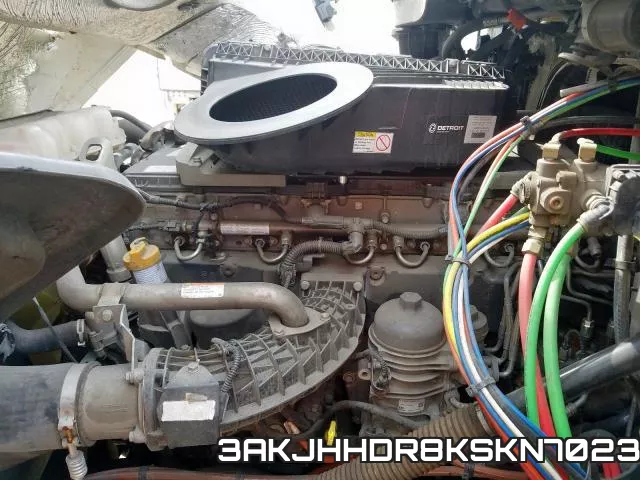 3AKJHHDR8KSKN7023_7.webp