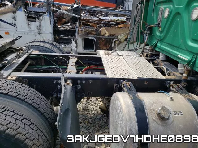 3AKJGEDV7HDHE0898_6.webp
