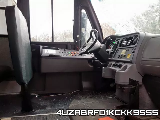 4UZABRFD1KCKK9555_5.webp