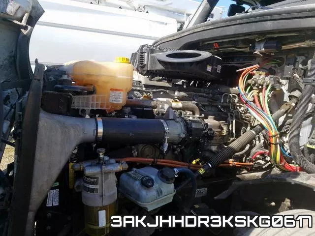3AKJHHDR3KSKG0617_7.webp