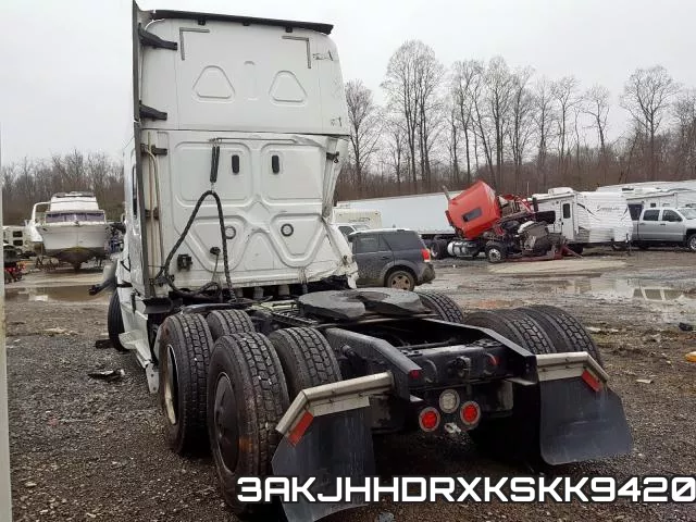 3AKJHHDRXKSKK9420_3.webp