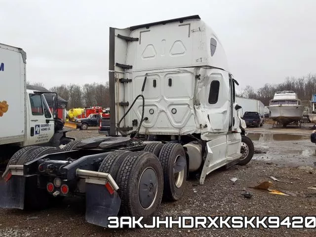 3AKJHHDRXKSKK9420_4.webp