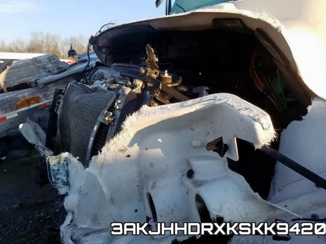 3AKJHHDRXKSKK9420_7.webp