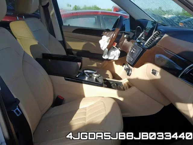 4JGDA5JB8JB033440_5.webp