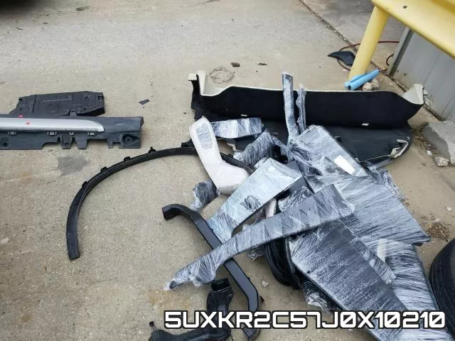 5UXKR2C57J0X10210_9.webp
