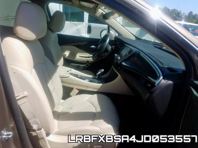 LRBFXBSA4JD053557_5.webp