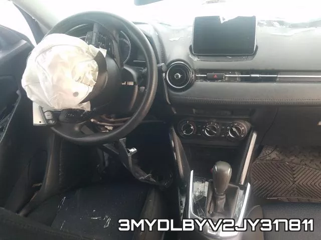 3MYDLBYV2JY317811_9.webp