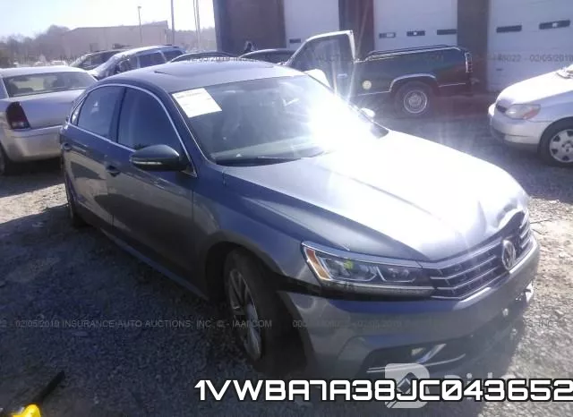Volkswagen Passat, SE