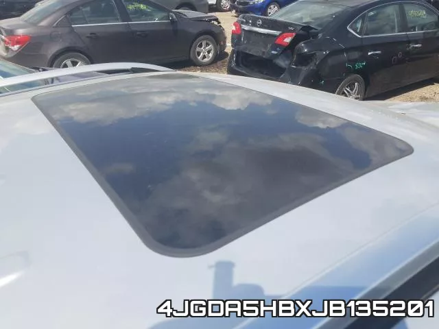 4JGDA5HBXJB135201_9.webp